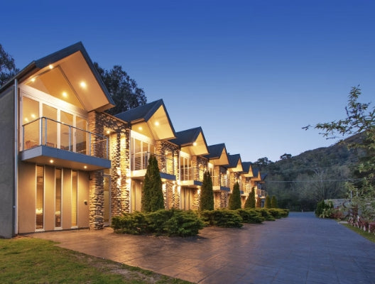 LUXURY COUNTRY LODGING